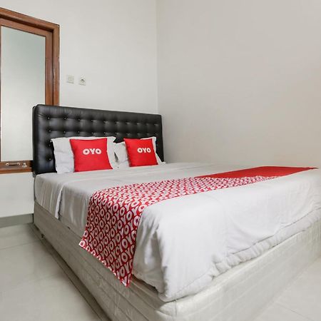 Super Oyo 3838 Tamansari Guest House Surakarta  Exterior photo