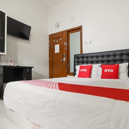 Super Oyo 3838 Tamansari Guest House Surakarta  Exterior photo