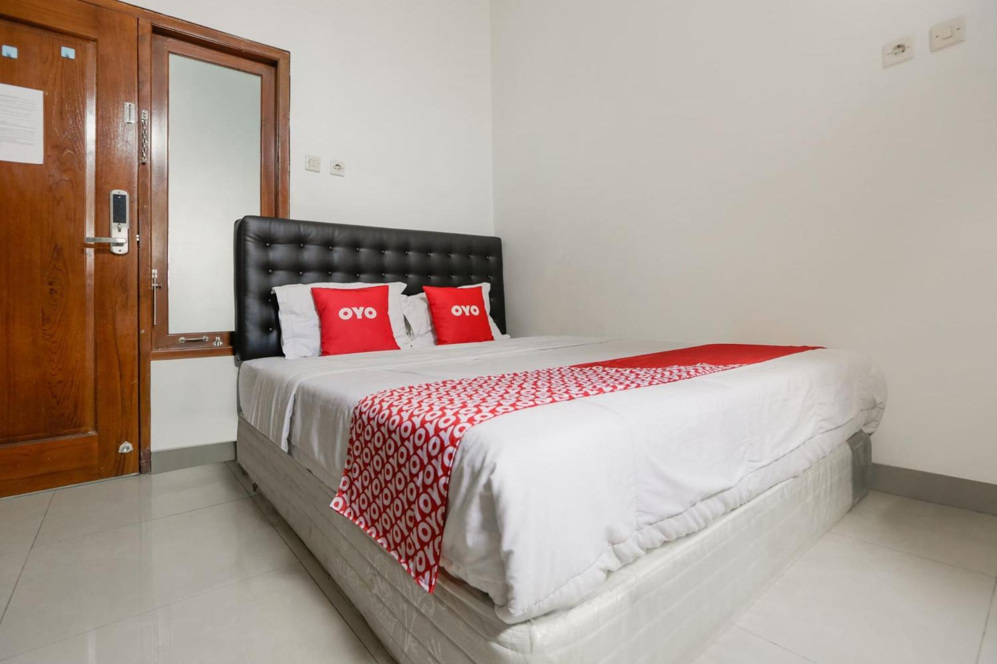 Super Oyo 3838 Tamansari Guest House Surakarta  Exterior photo