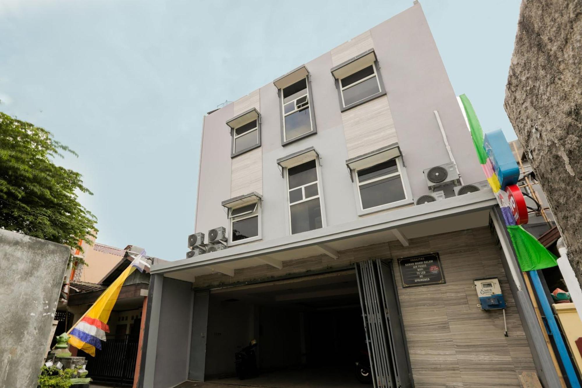 Super Oyo 3838 Tamansari Guest House Surakarta  Exterior photo