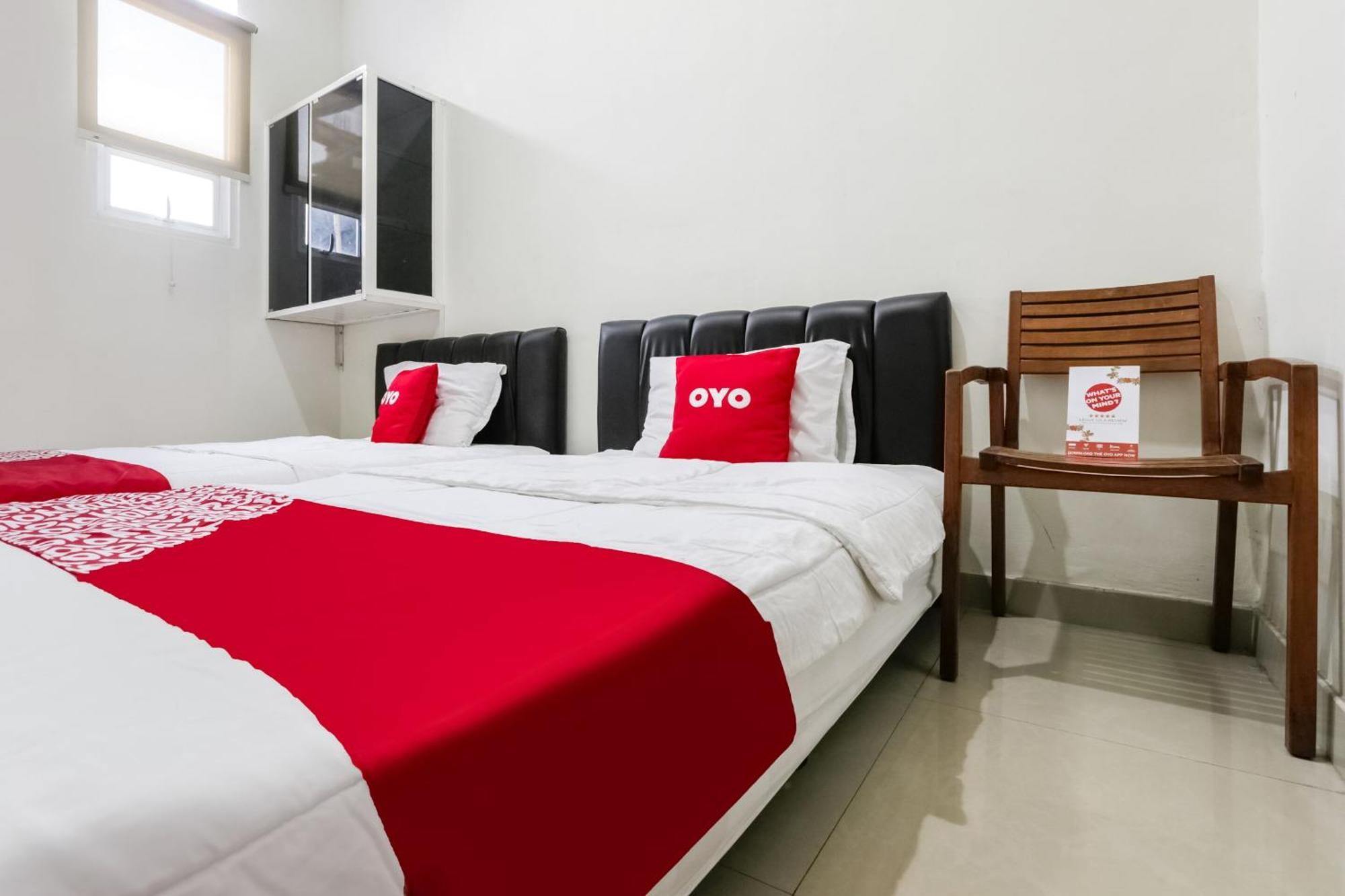 Super Oyo 3838 Tamansari Guest House Surakarta  Exterior photo