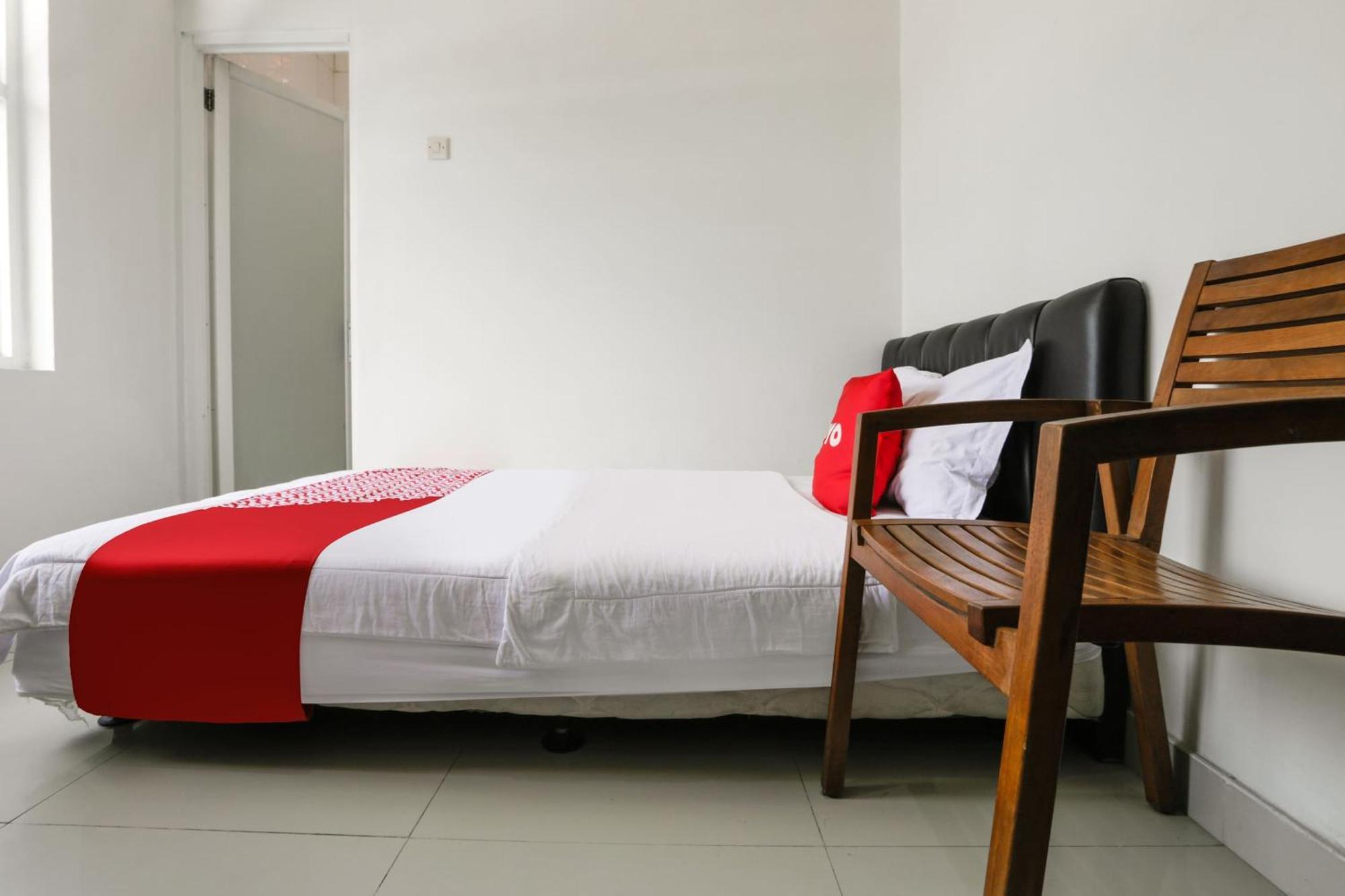 Super Oyo 3838 Tamansari Guest House Surakarta  Exterior photo