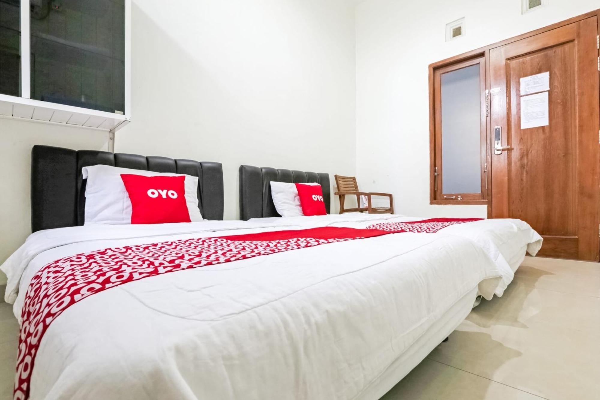 Super Oyo 3838 Tamansari Guest House Surakarta  Exterior photo