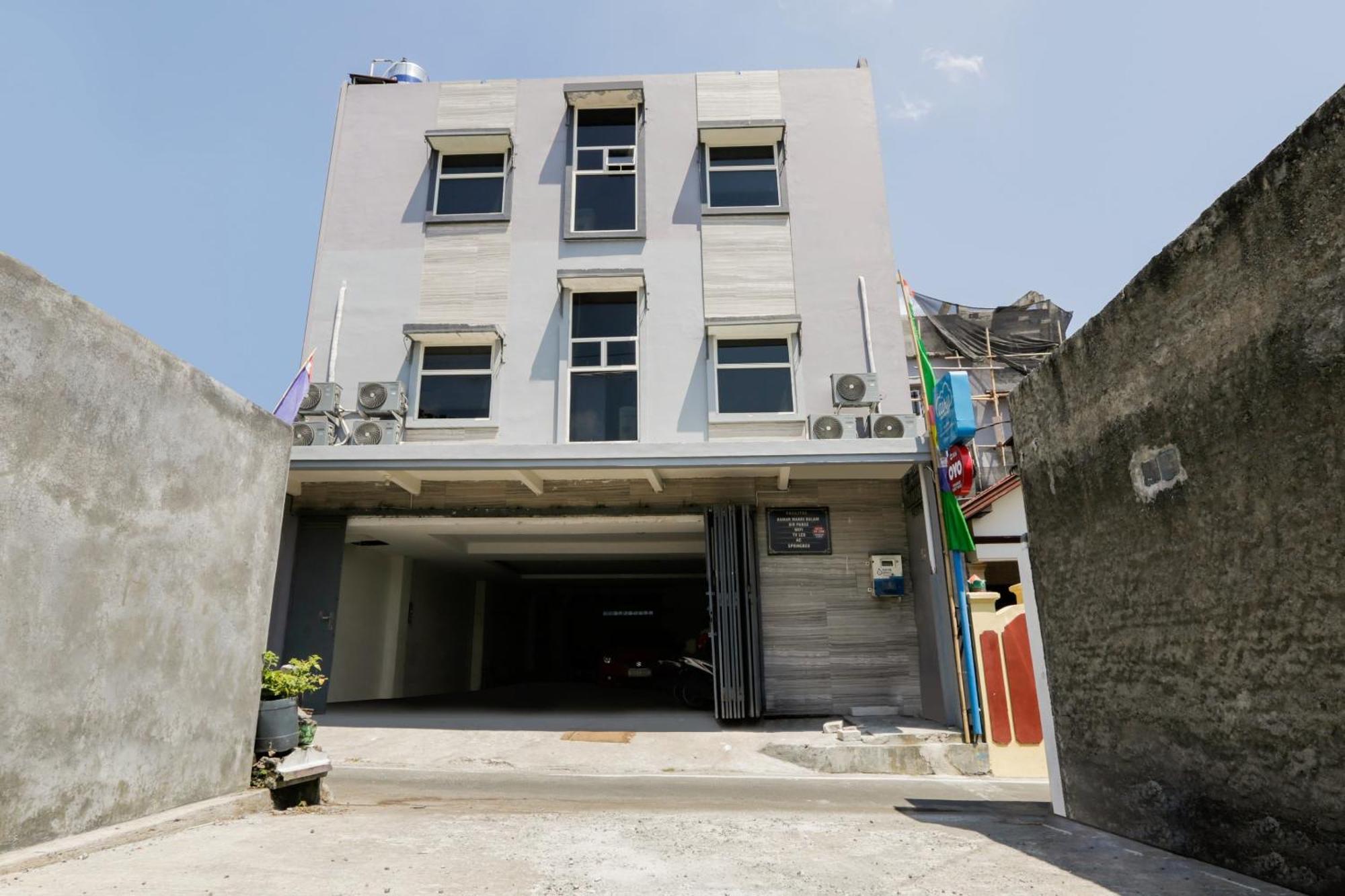 Super Oyo 3838 Tamansari Guest House Surakarta  Exterior photo
