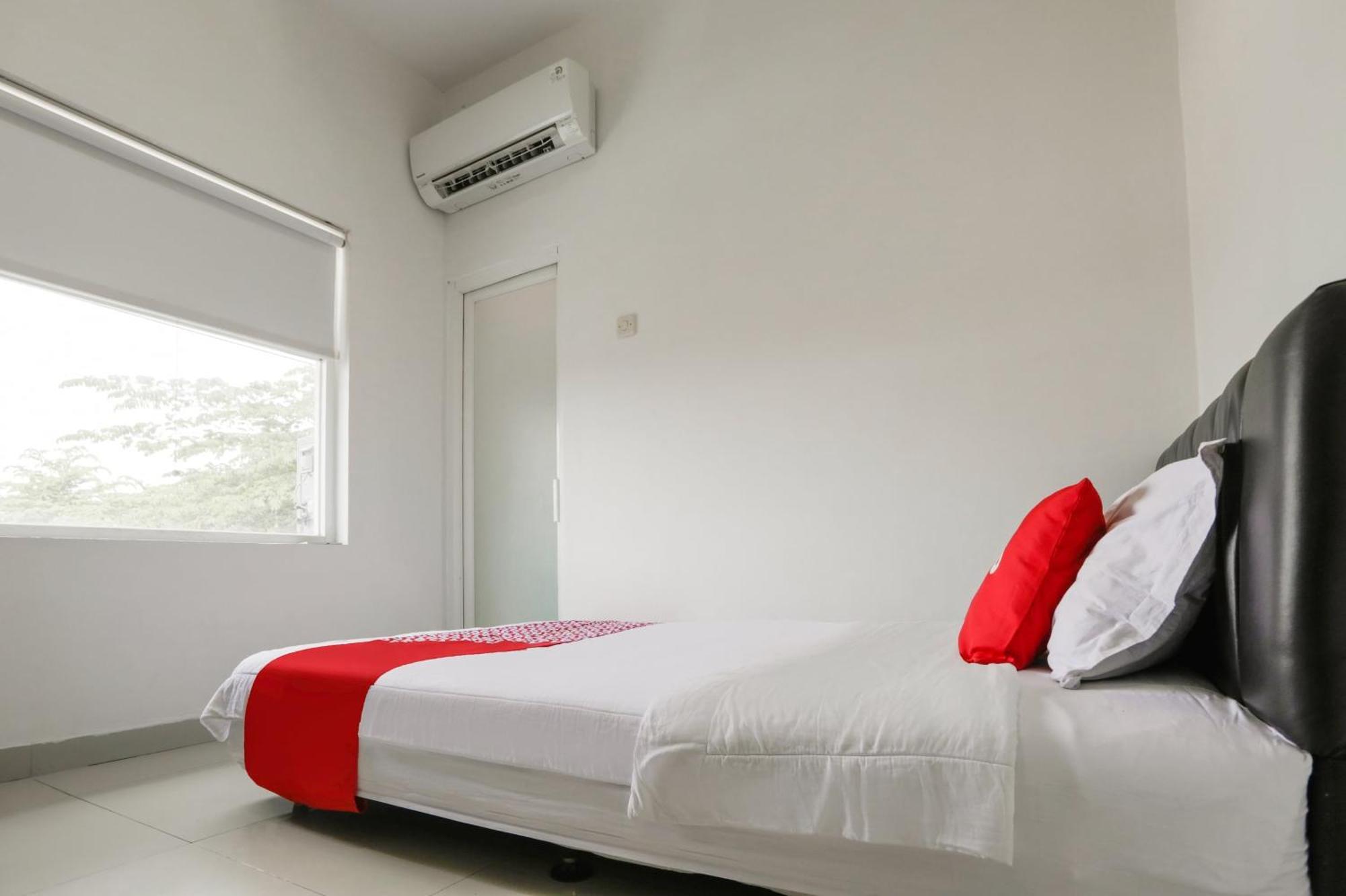 Super Oyo 3838 Tamansari Guest House Surakarta  Exterior photo